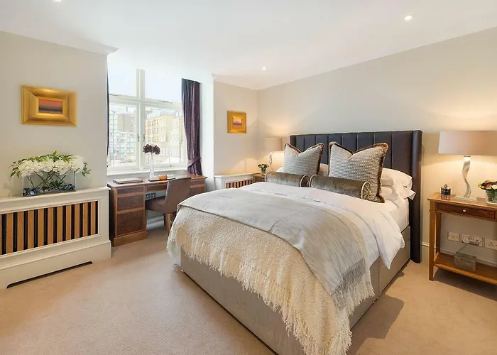 Grand Ambassadorial Duplex Apartment Hyde Park